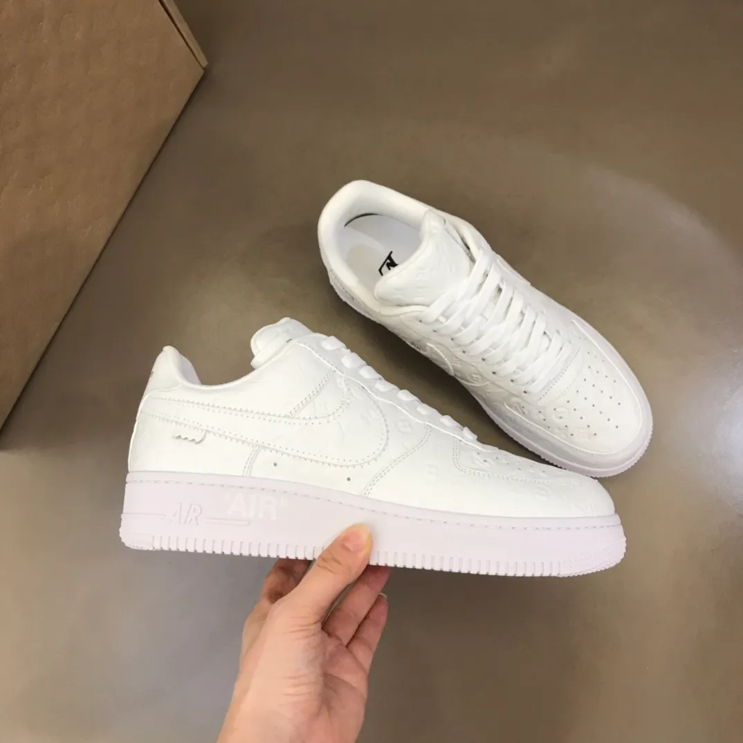 Men's shoes 💰p440 "*OUIS *UITTO*" x OFF-WHITE x Nike tripartite collaboration! Trendy and cool men's casual sports shoes with unrivaled color matching. The design idea basically continues the style of THE TEN. The Swoosh line and tongue label have a very familiar visual effect and are both fashionable and trendy! A must-have for fashionistas! The effect on your feet is absolutely stunning! Size: 38-45